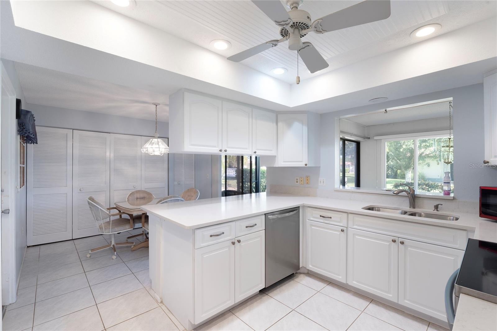 883 SHAMROCK BLVD #9