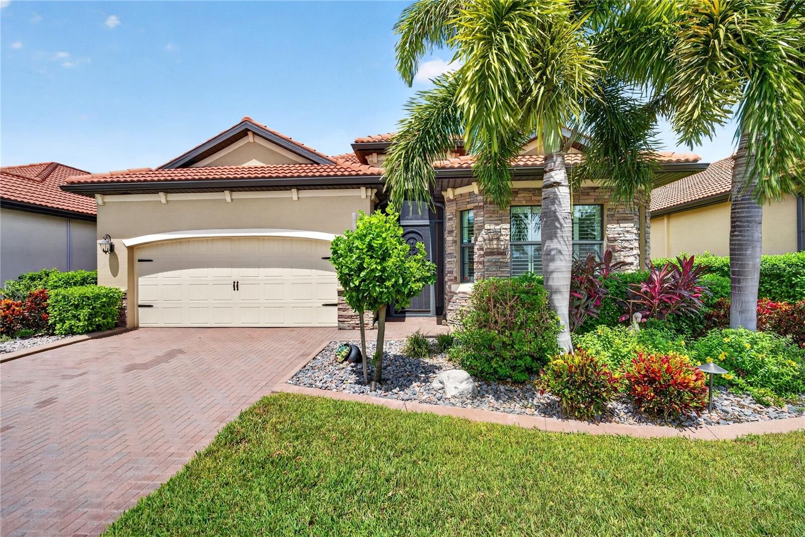 23515 WAVERLY CIR