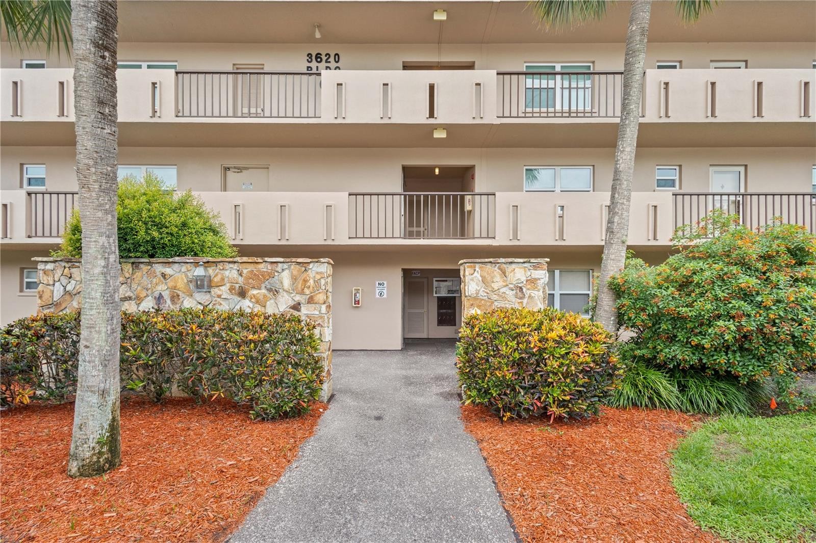 3620 IRONWOOD CIR #302O