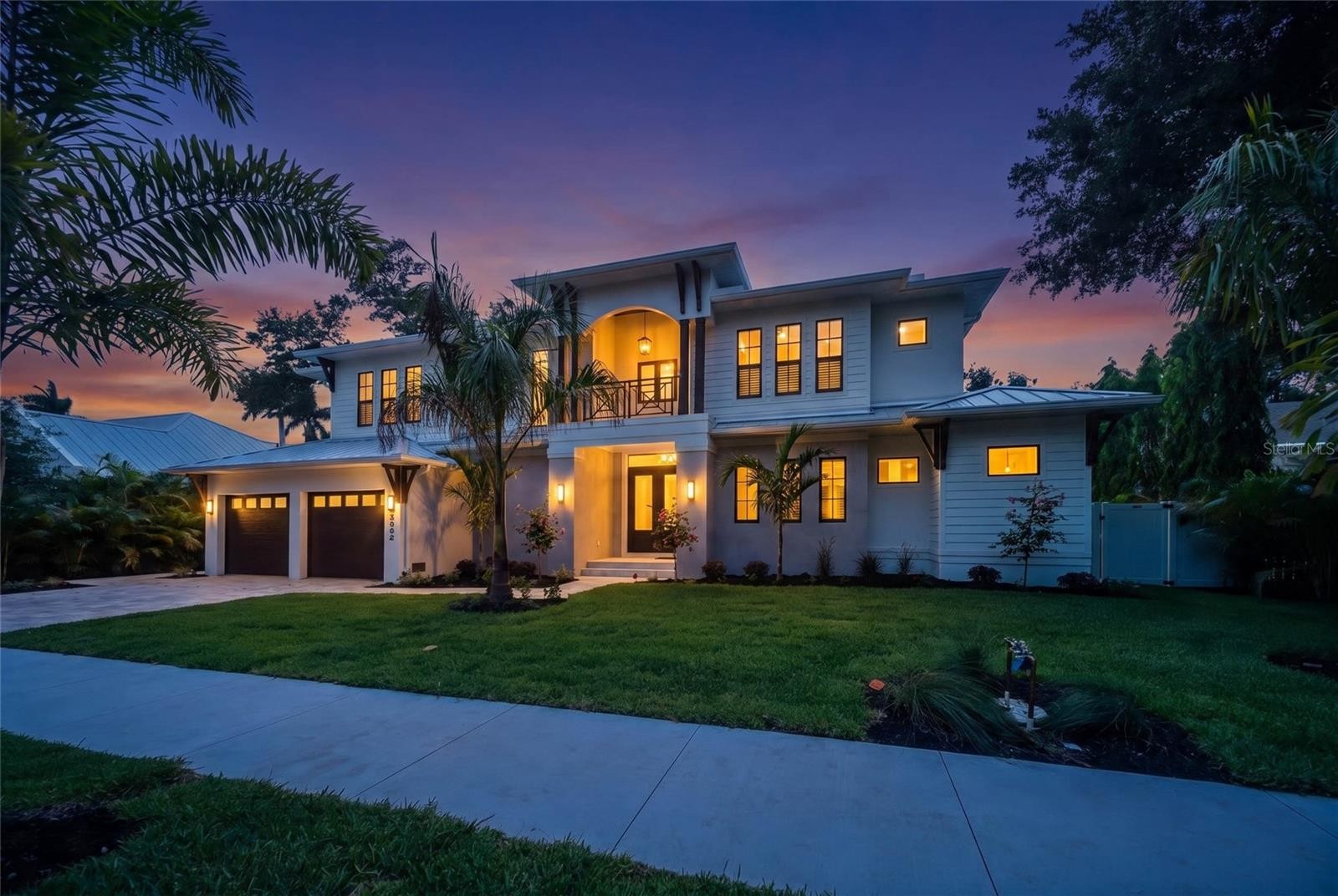 3800 FLORES AVE