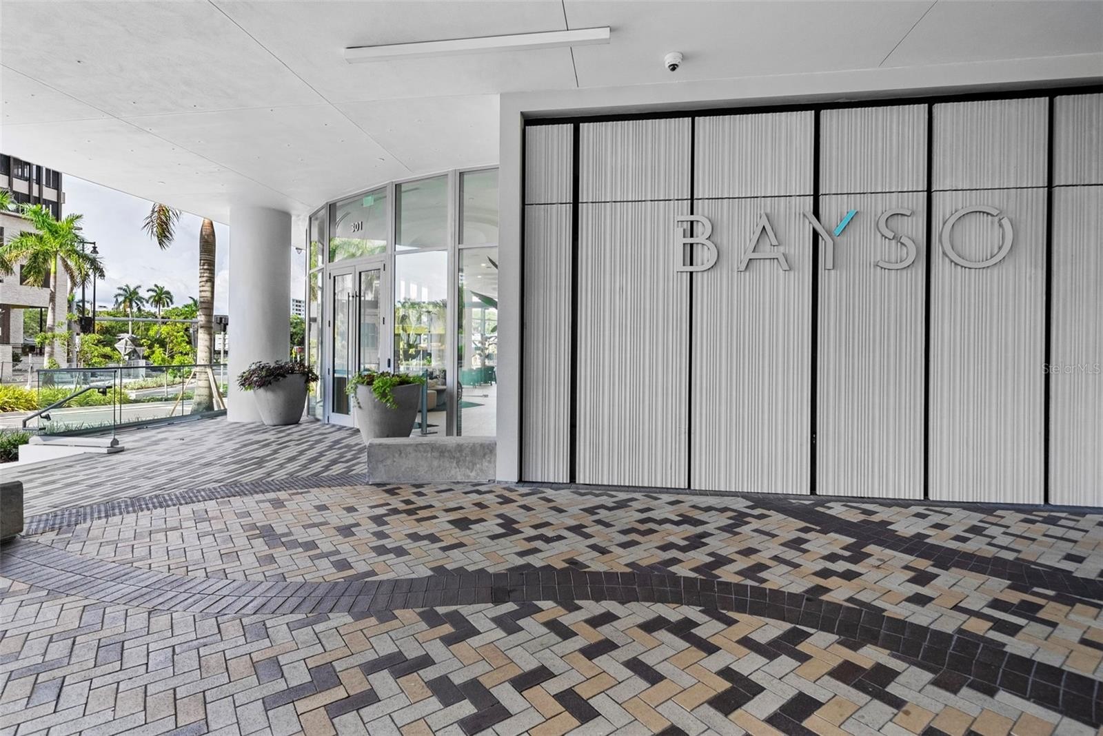 301 QUAY COMMONS #1009