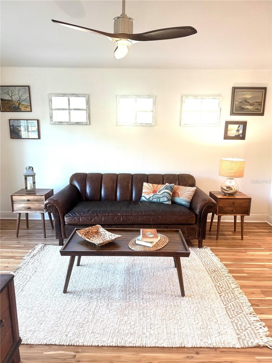 3828 SHIMMERING OAKS DR