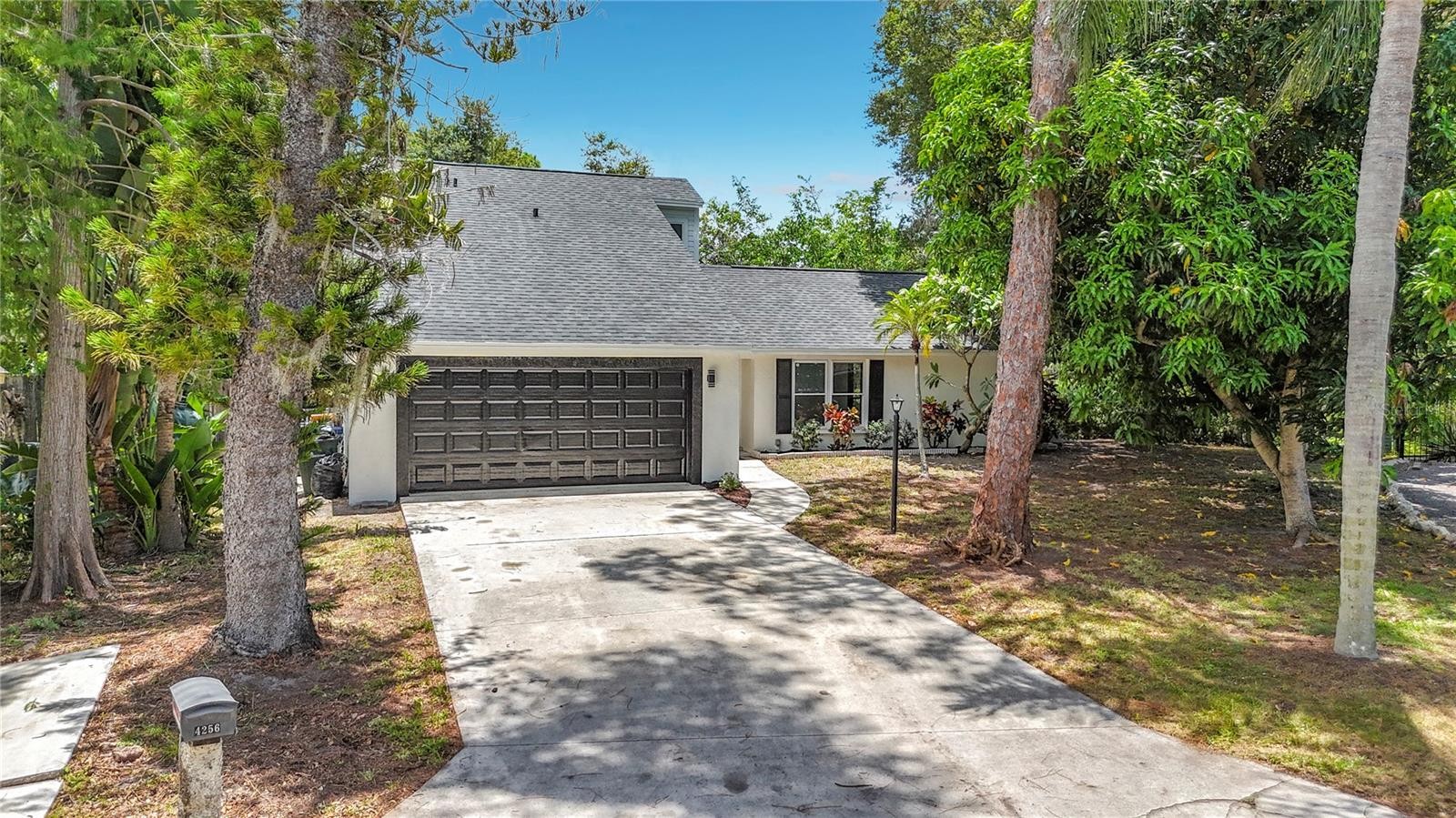 4256 KING RICHARD LN