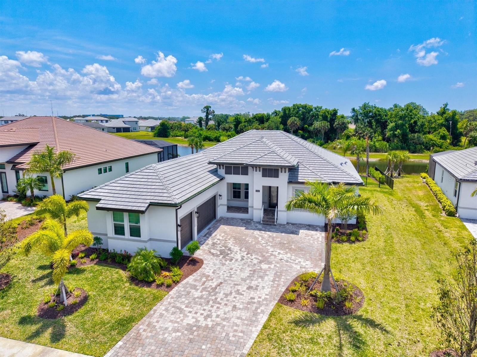 1154 KINGS WAY DR