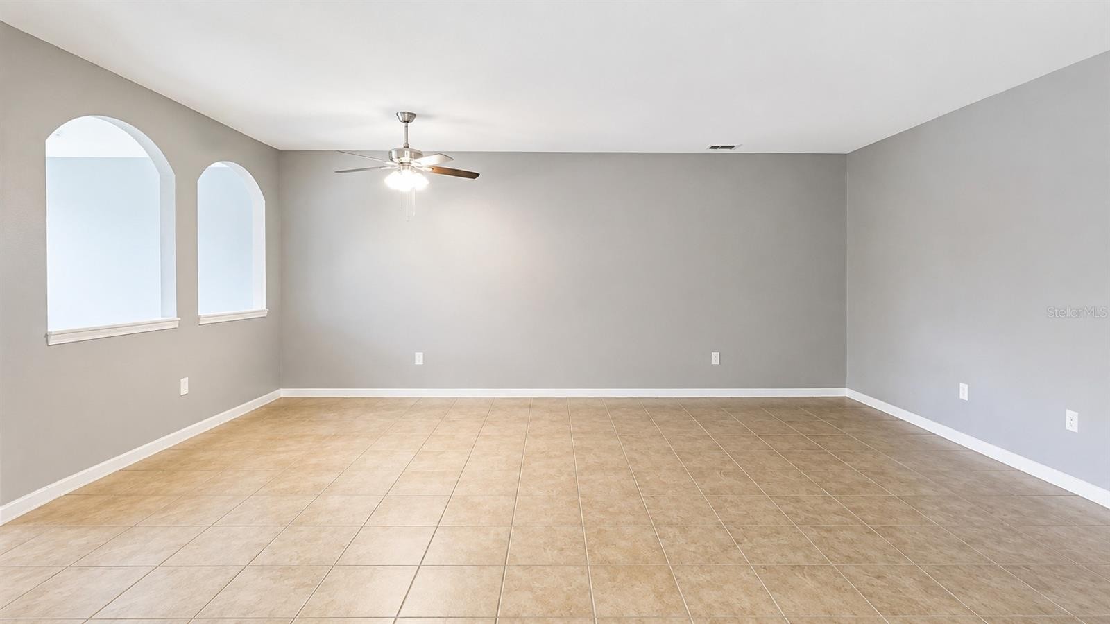 3696 PARKRIDGE CIR #26-105
