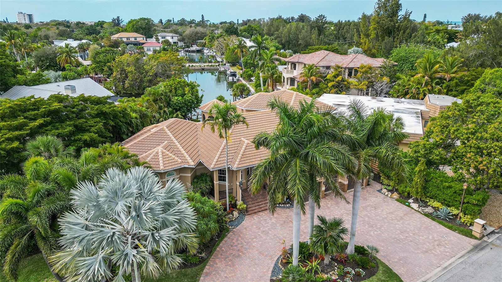 850 SIESTA KEY CIR