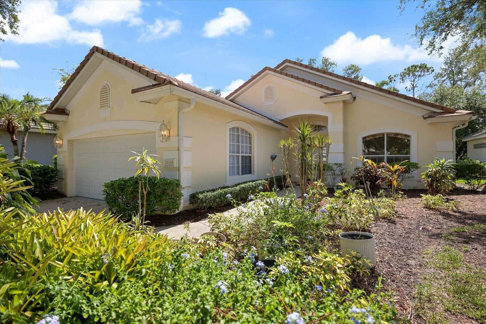 7159 VICTORIA CIR