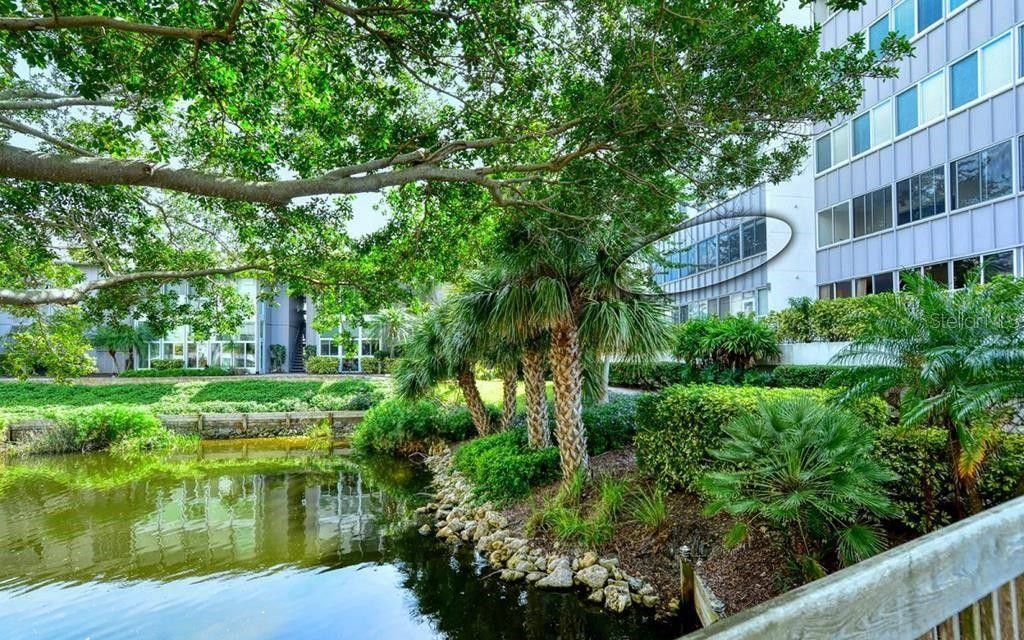 1055 W PEPPERTREE DR #206AA