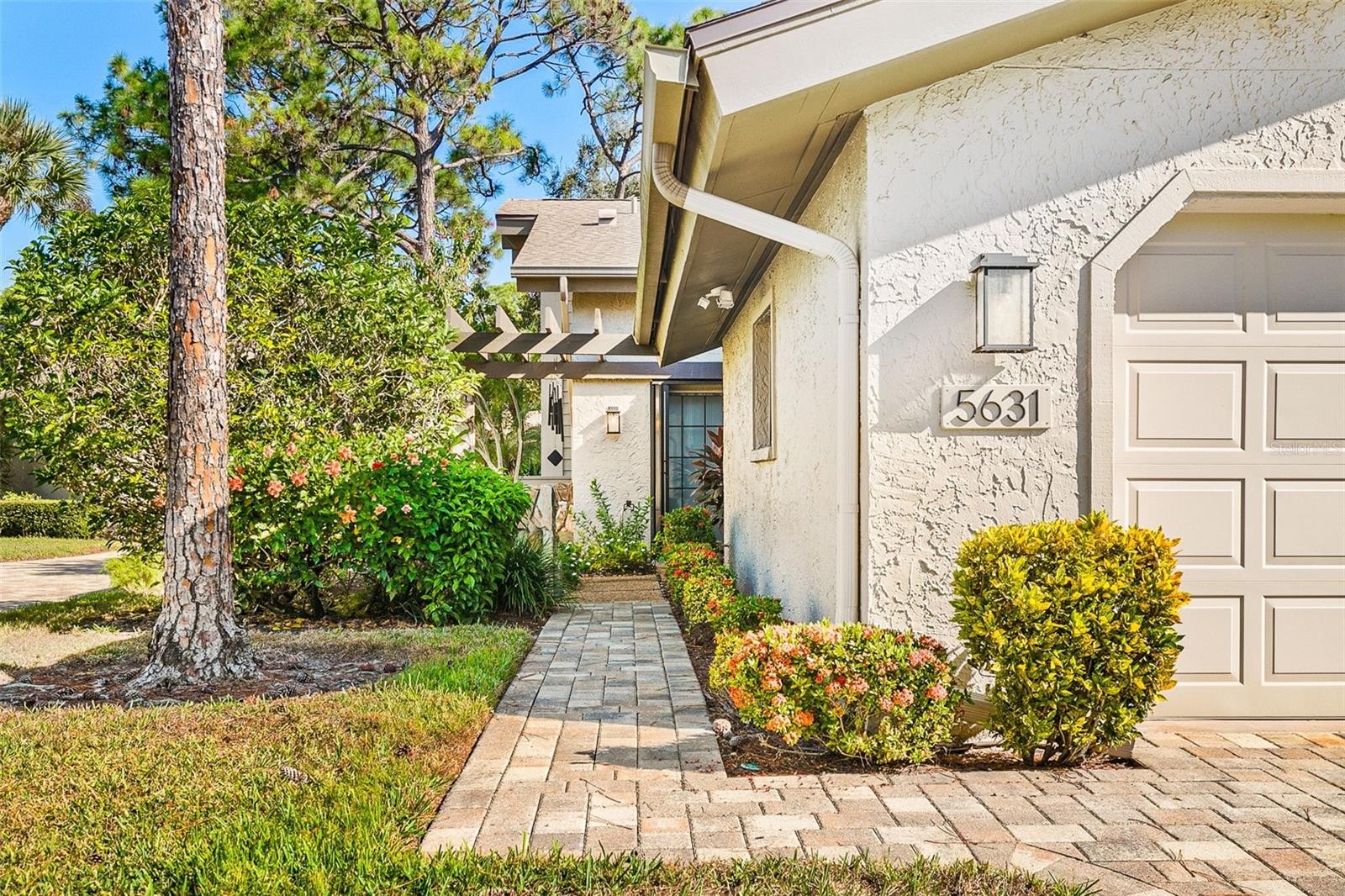 5631 PIPERS WAITE #12