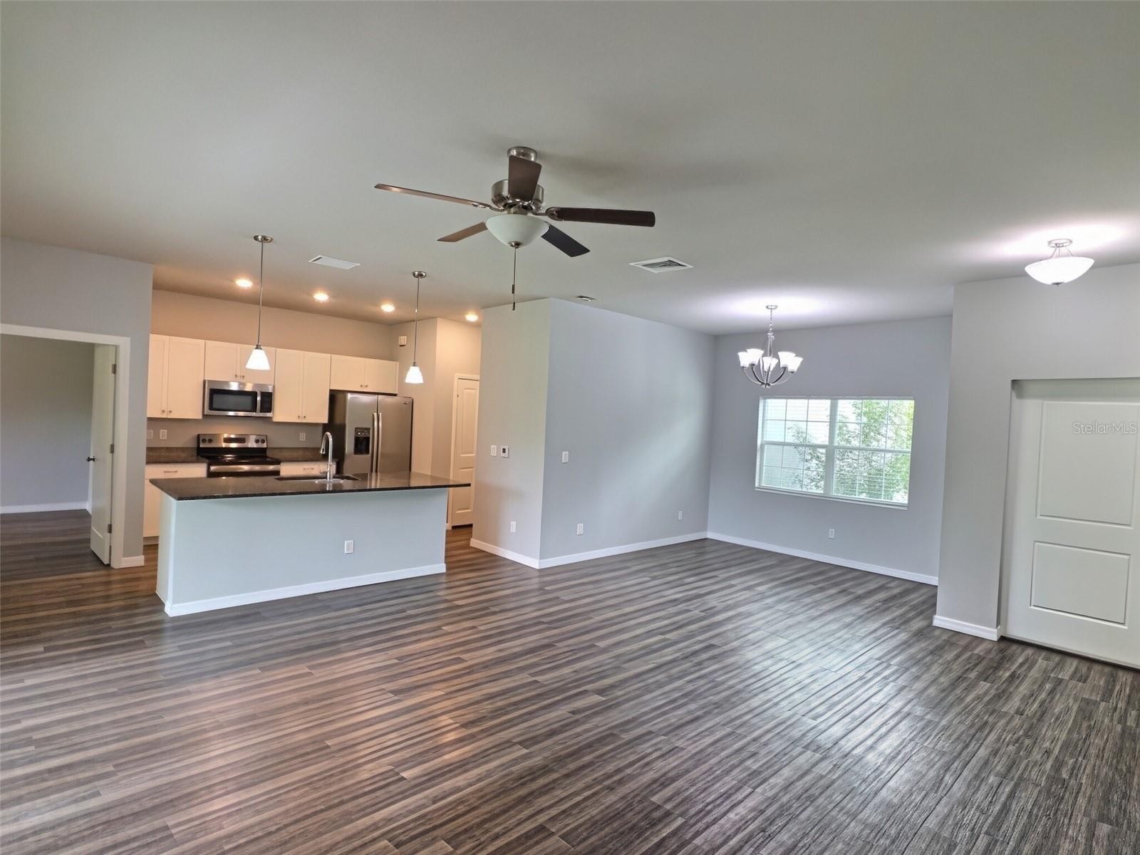 3685 TRENTON LN