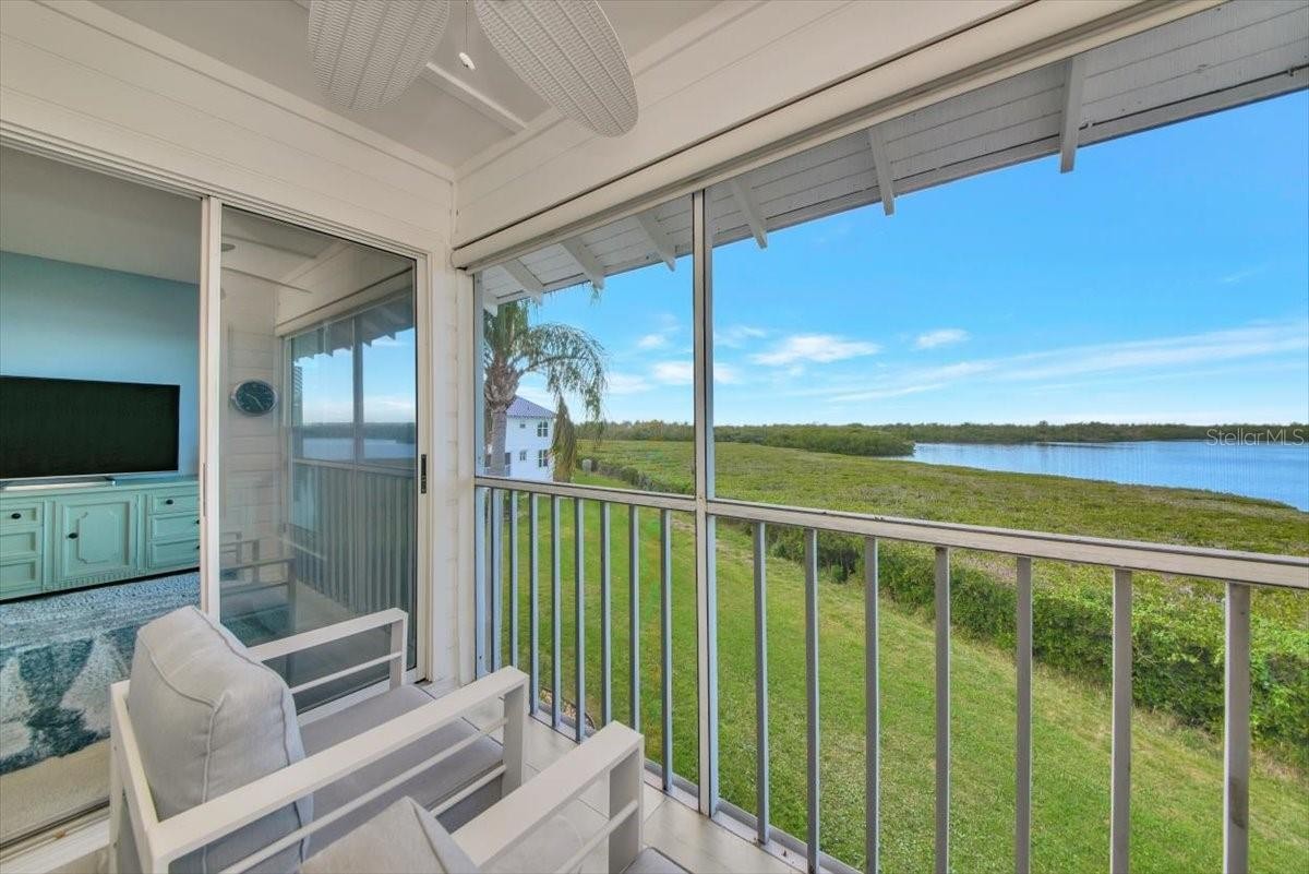 946 SANDPIPER CIR #946