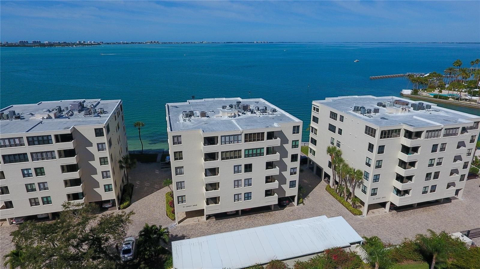 99 SUNSET DR #401