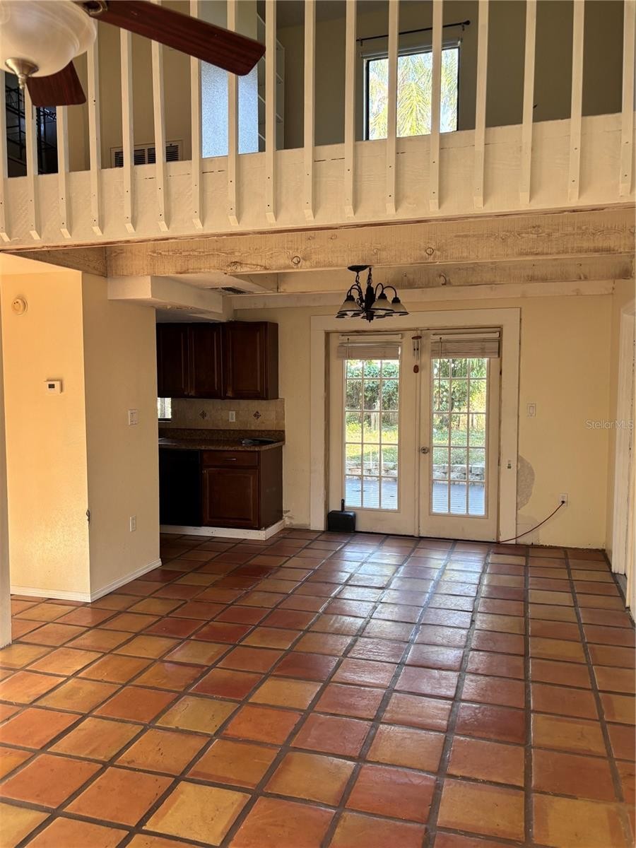 4643 HOLLINGSWORTH AVE