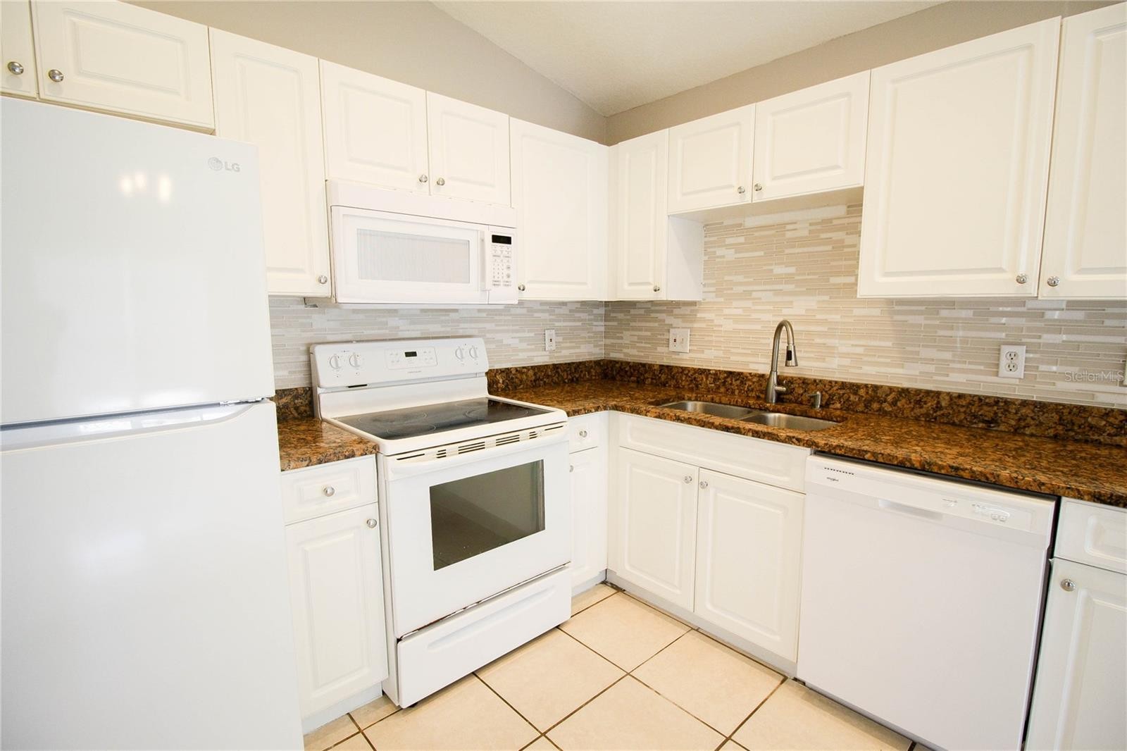 5454 KENSINGTON ST #5454