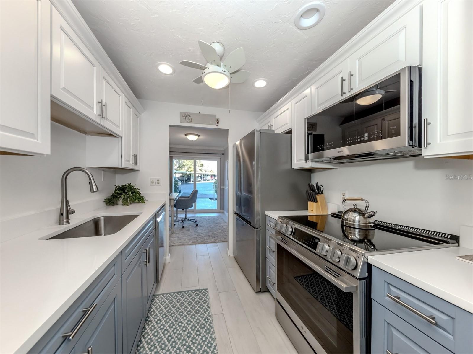 500 THE ESPLANADE N #102