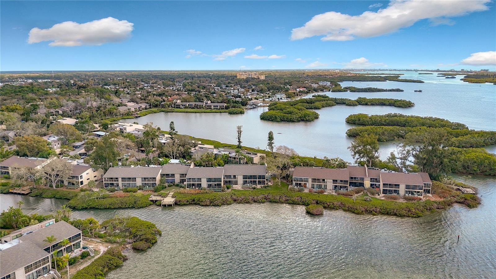 1510 PELICAN POINT DR #BA270