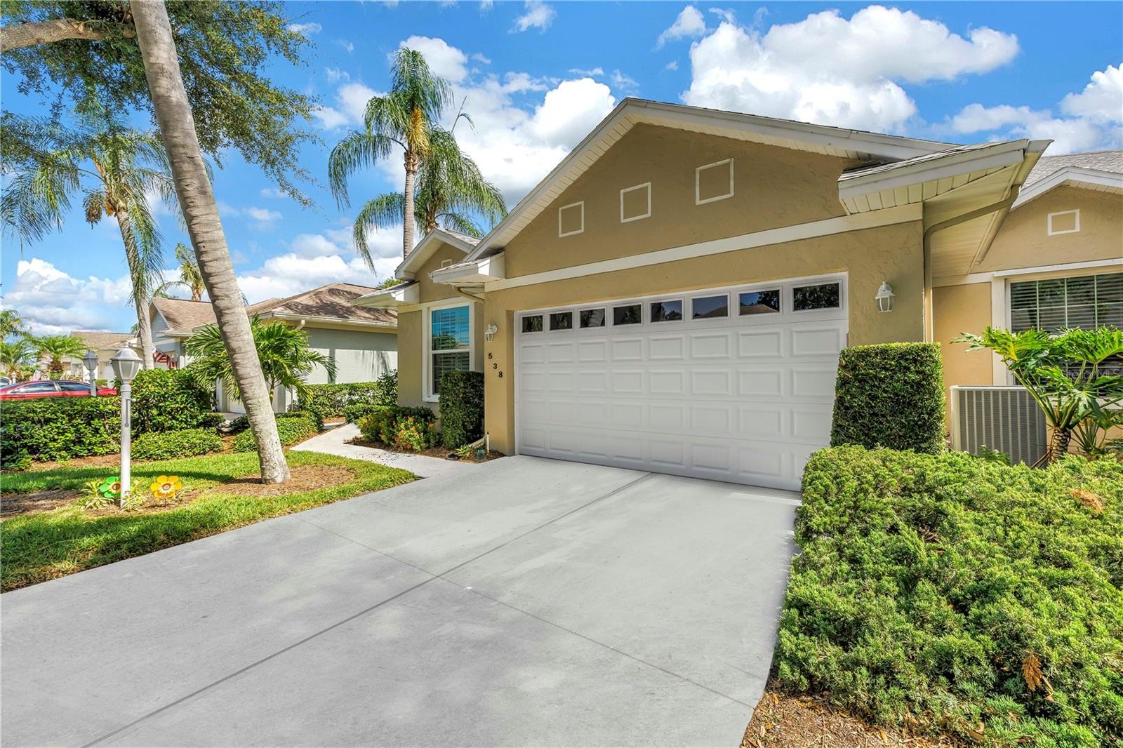538 CATALINA ISLES CIR