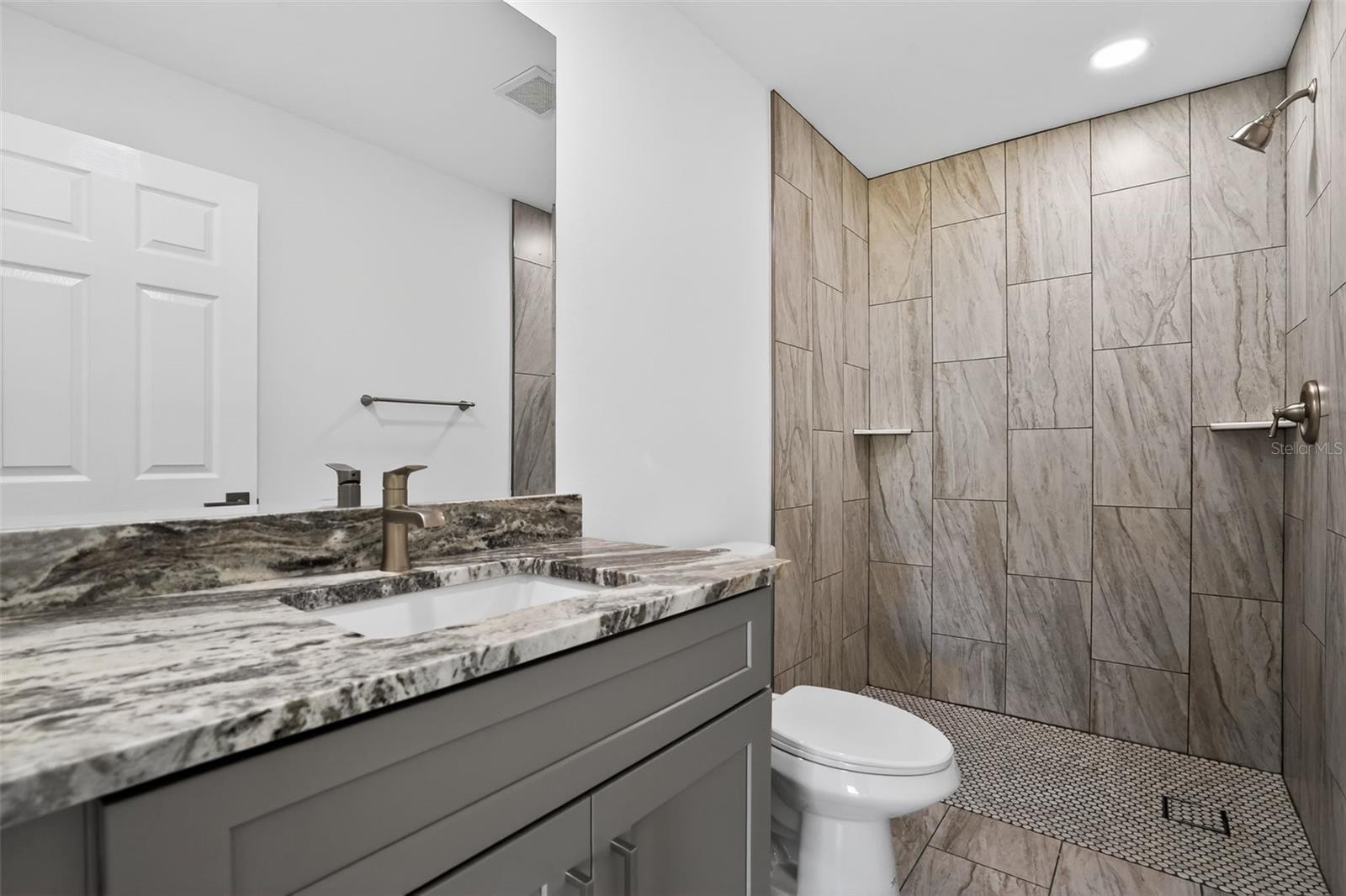 2324 5TH AVENUE DR E