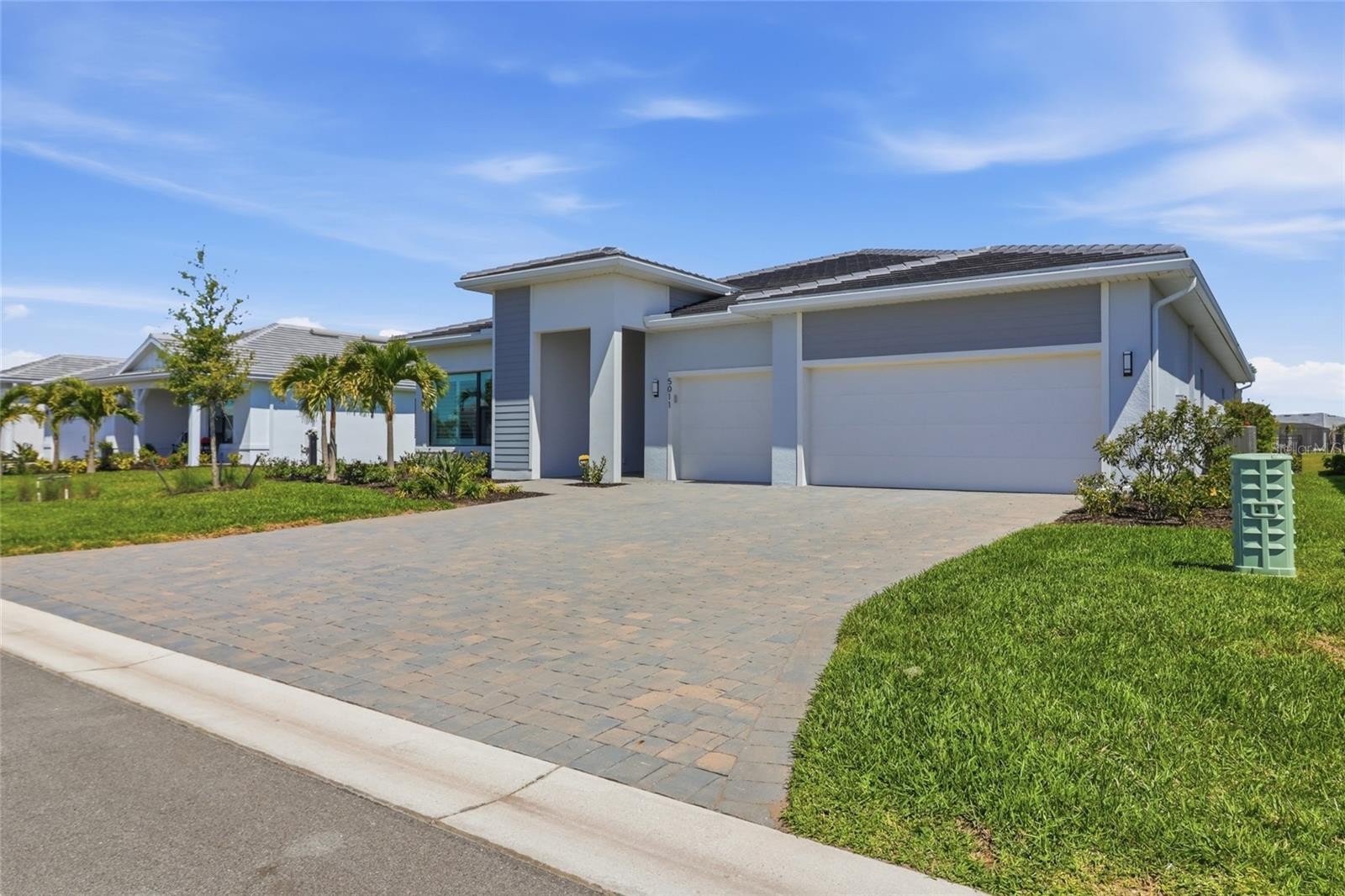 5011 STONEY POINT GLN