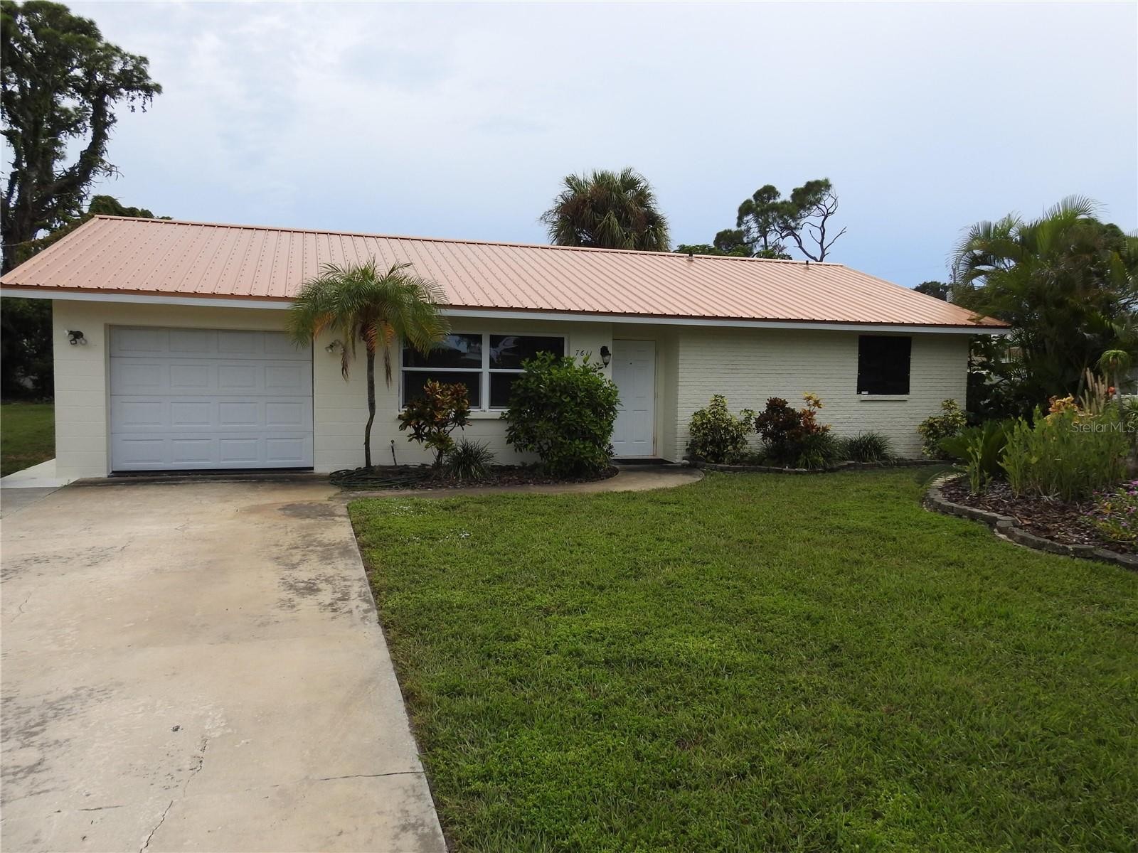 7611 SENRAB DR