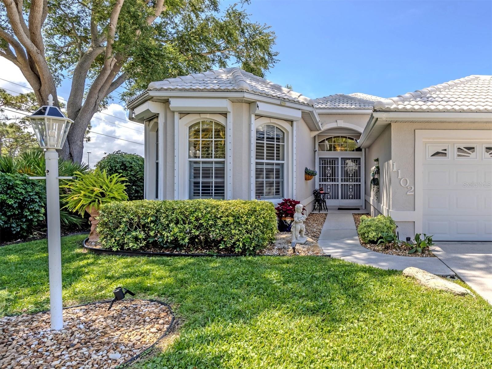 1102 SOUTHLAKE CT