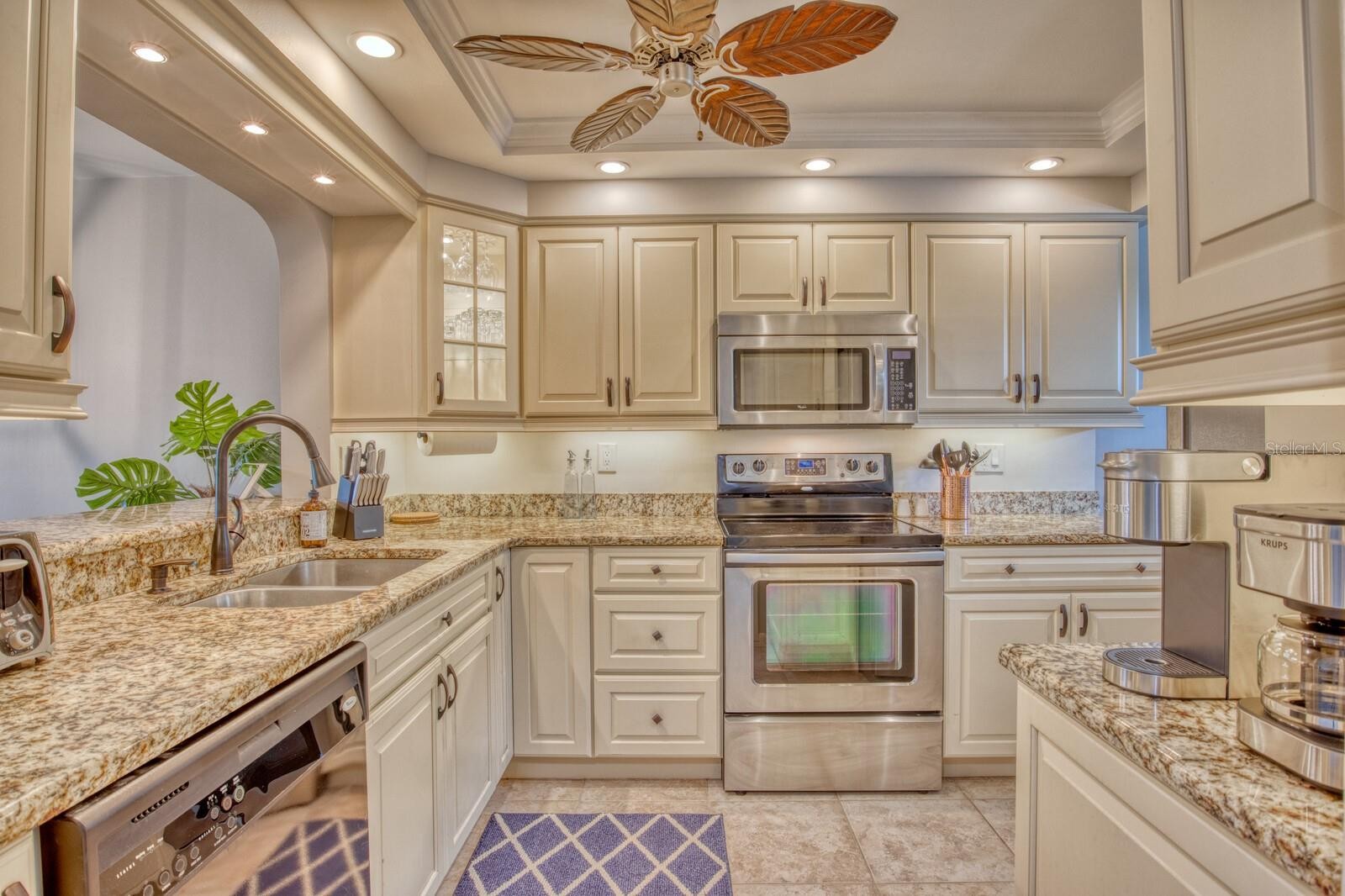 5640 GOLF POINTE DR #101