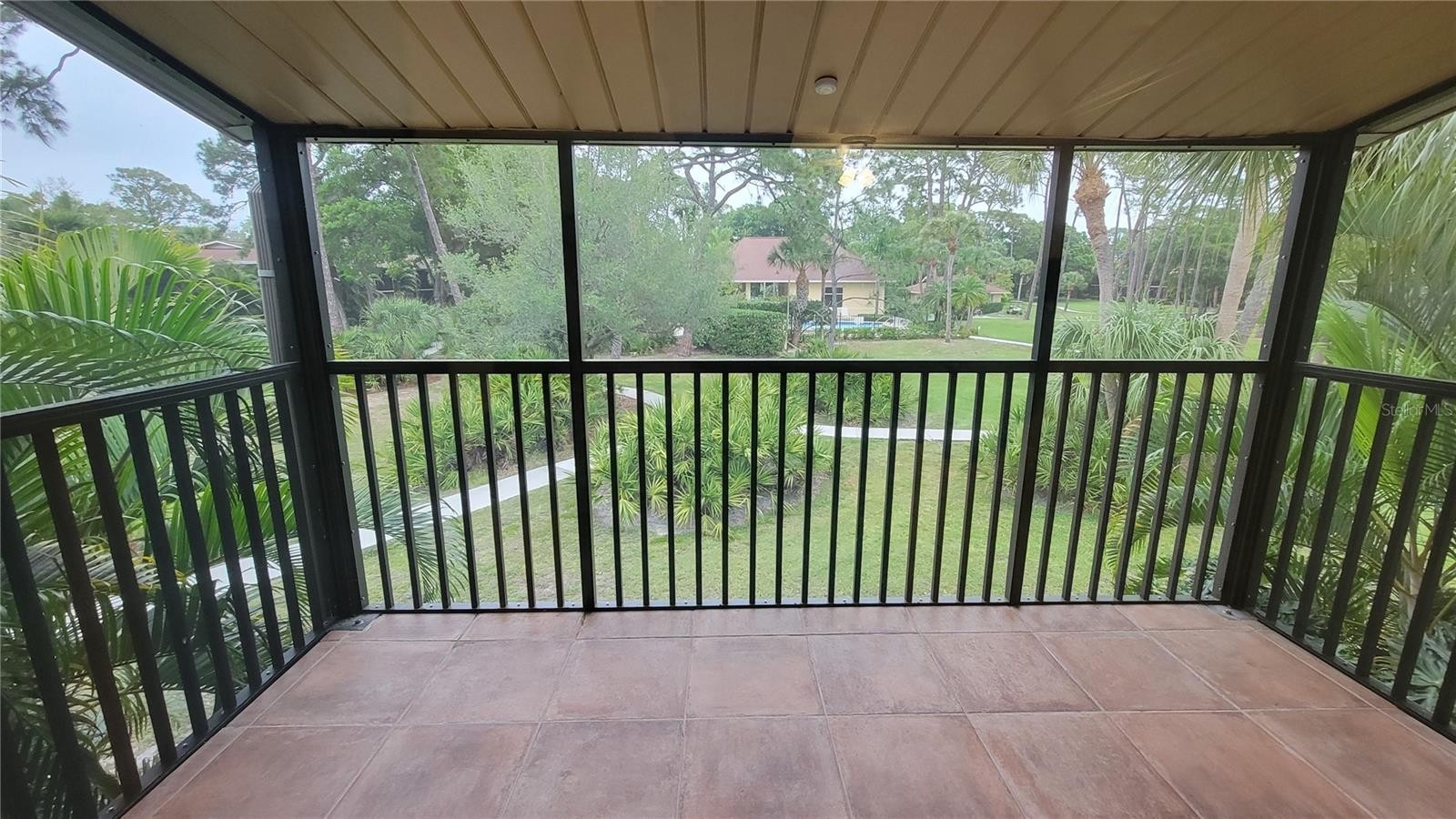 960 LACOSTA CIR #2