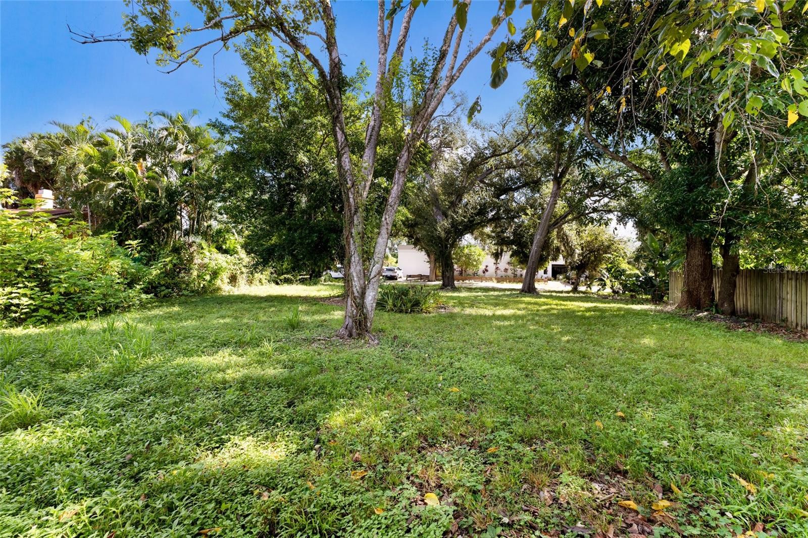 2423 HICKORY AVE
