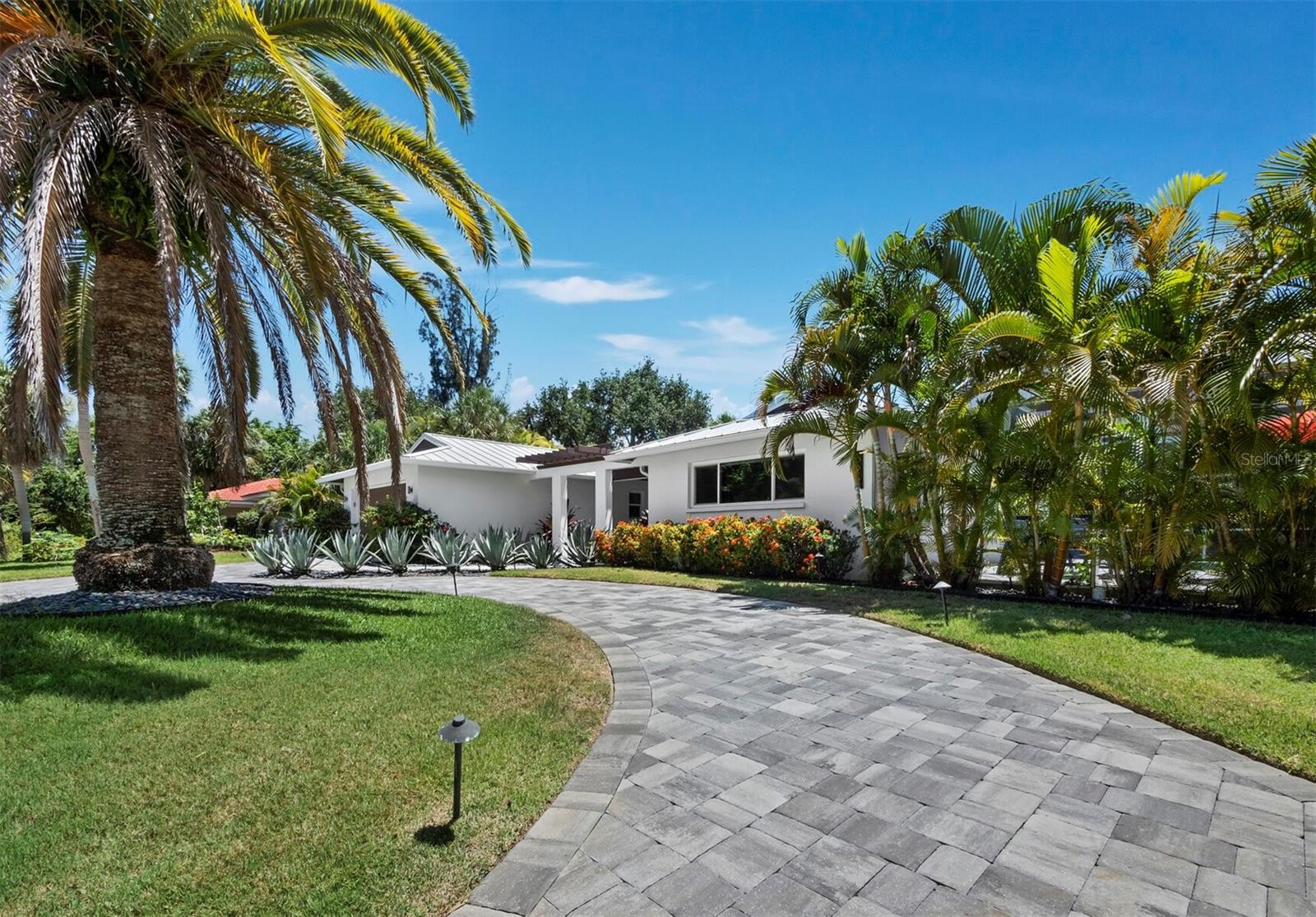 622 TROPICAL CIR