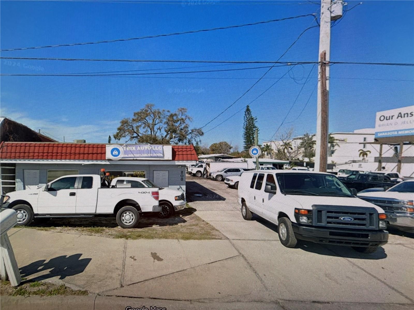 204 S TAMIAMI TRL S