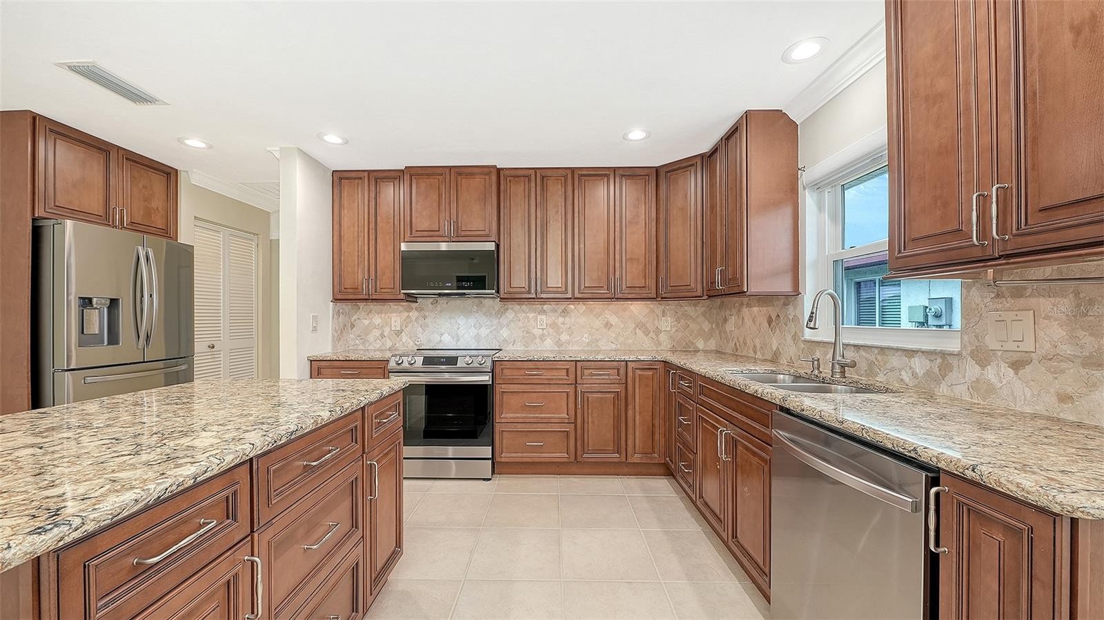 4777 RINGWOOD MDW