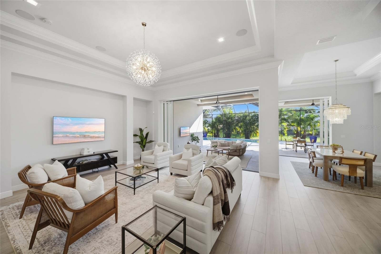 8340 CATAMARAN CIR