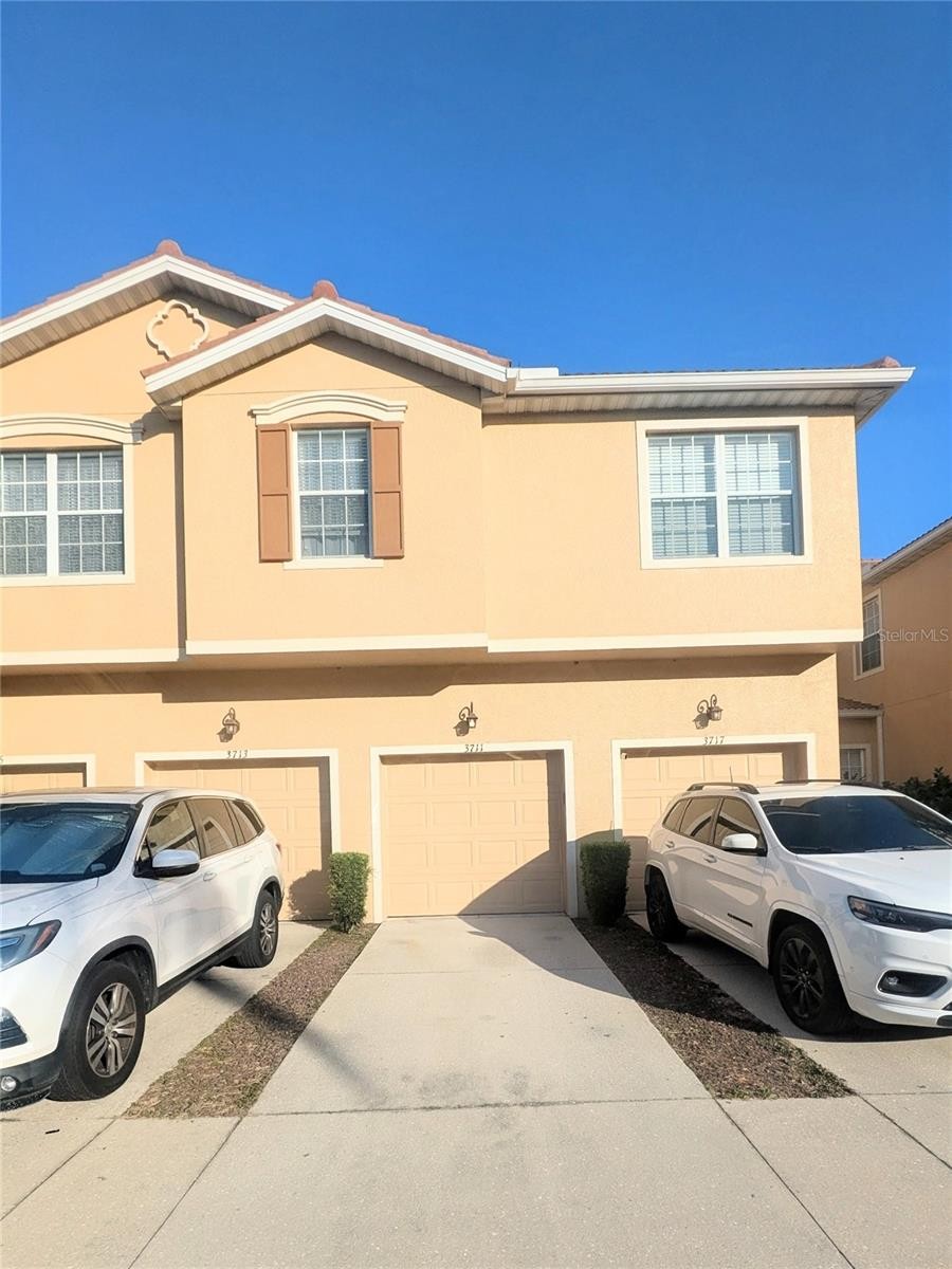 3711 PARKRIDGE CIR #6-201