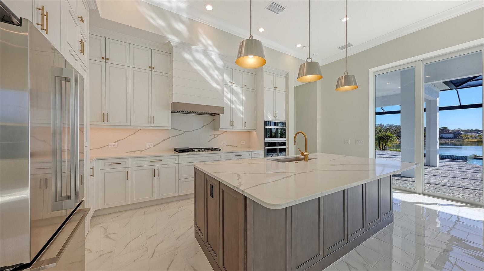 6233 ISLA DEL RAY AVE