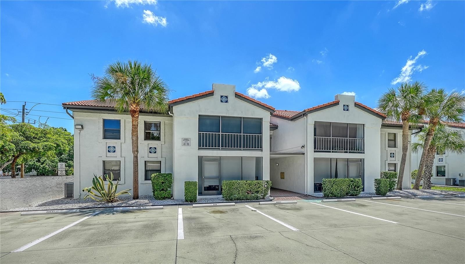 631 N ORANGE AVE #108