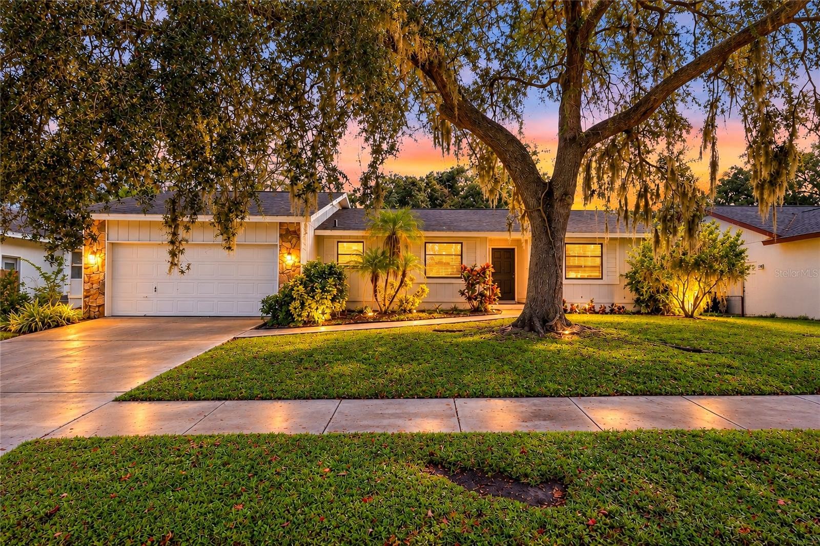 2475 WOOD OAK DR