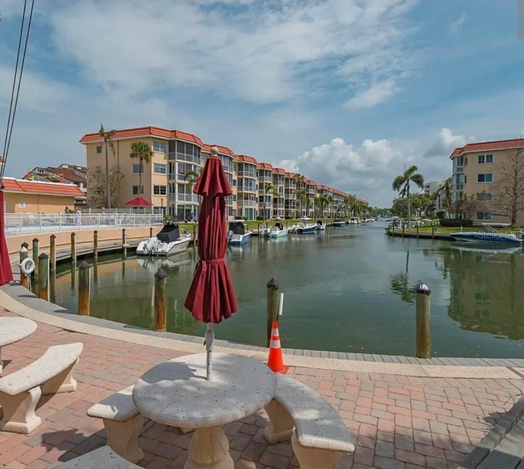 1250 N PORTOFINO DR #301