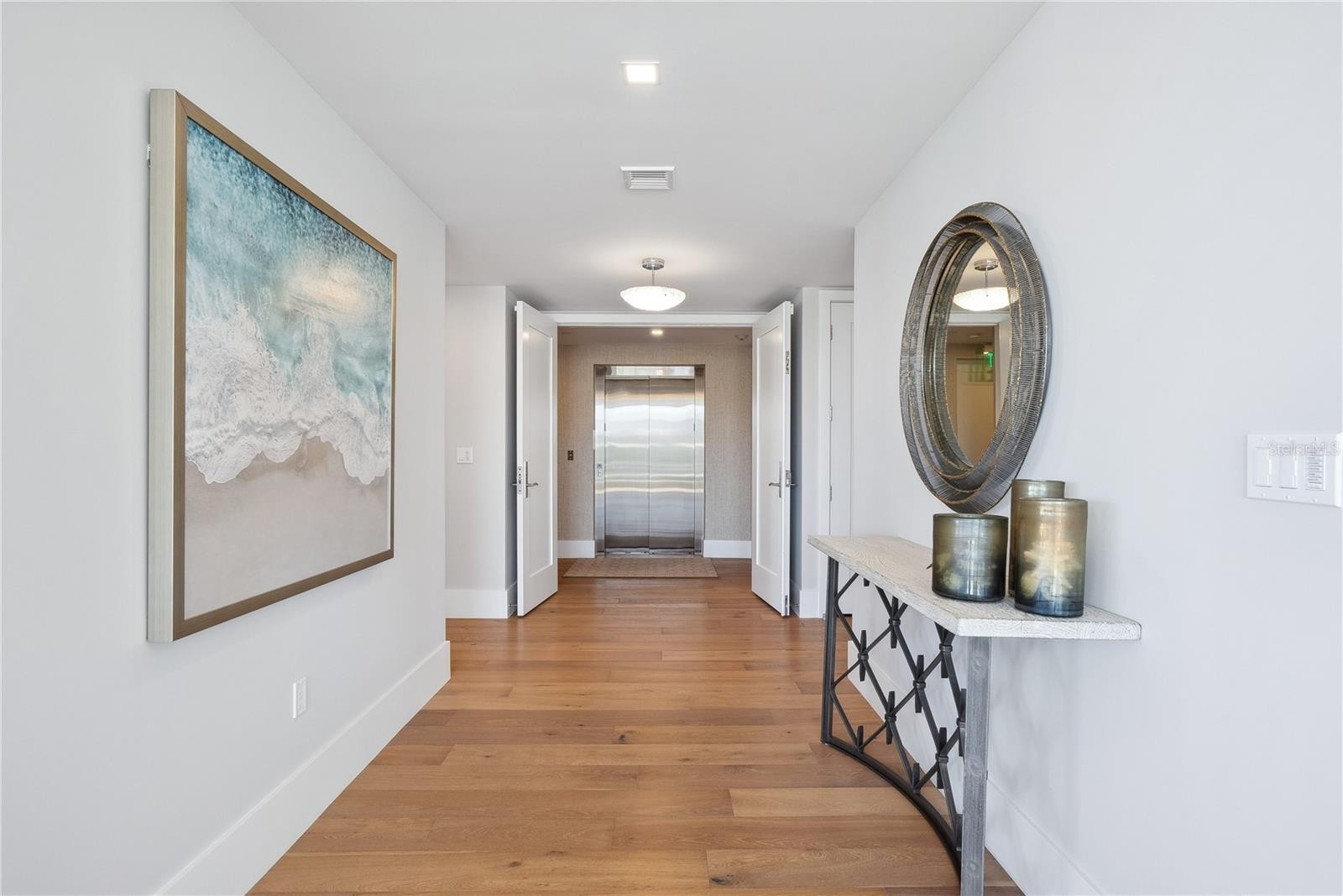 6100 MIDNIGHT PASS RD #201