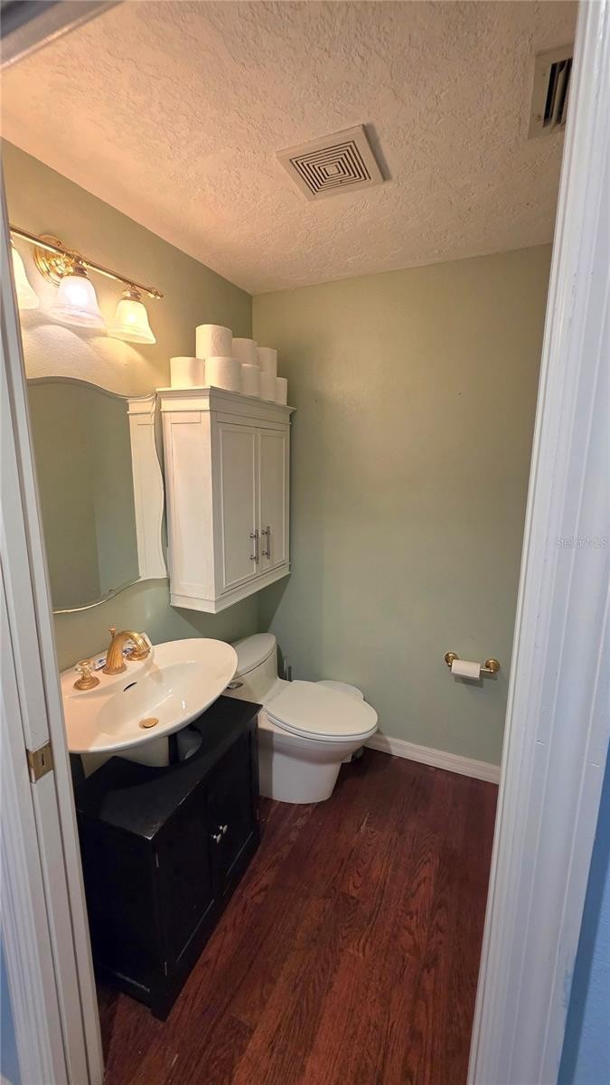 1808 ZIPPERER RD