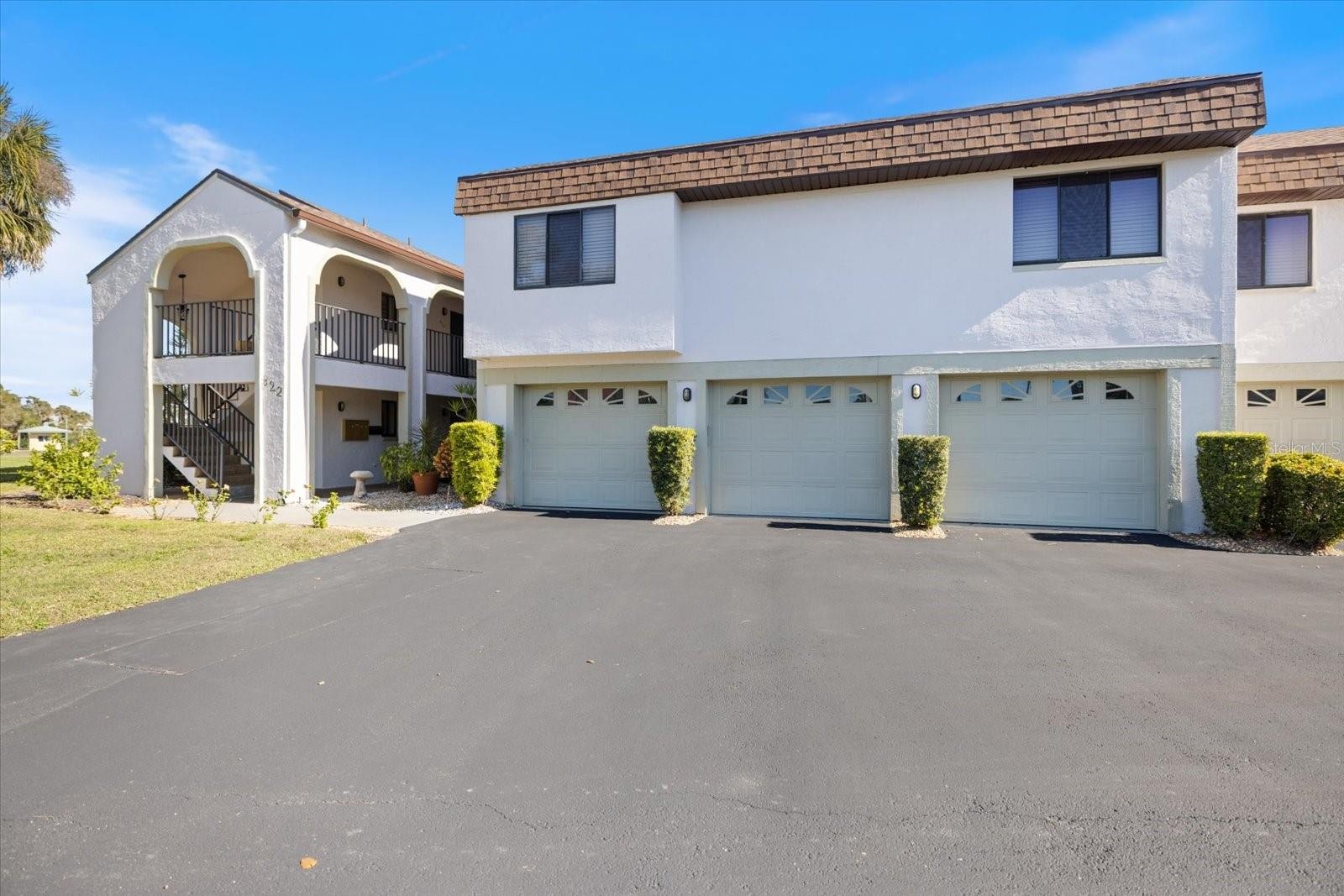 822 CAPRI ISLES BLVD #107