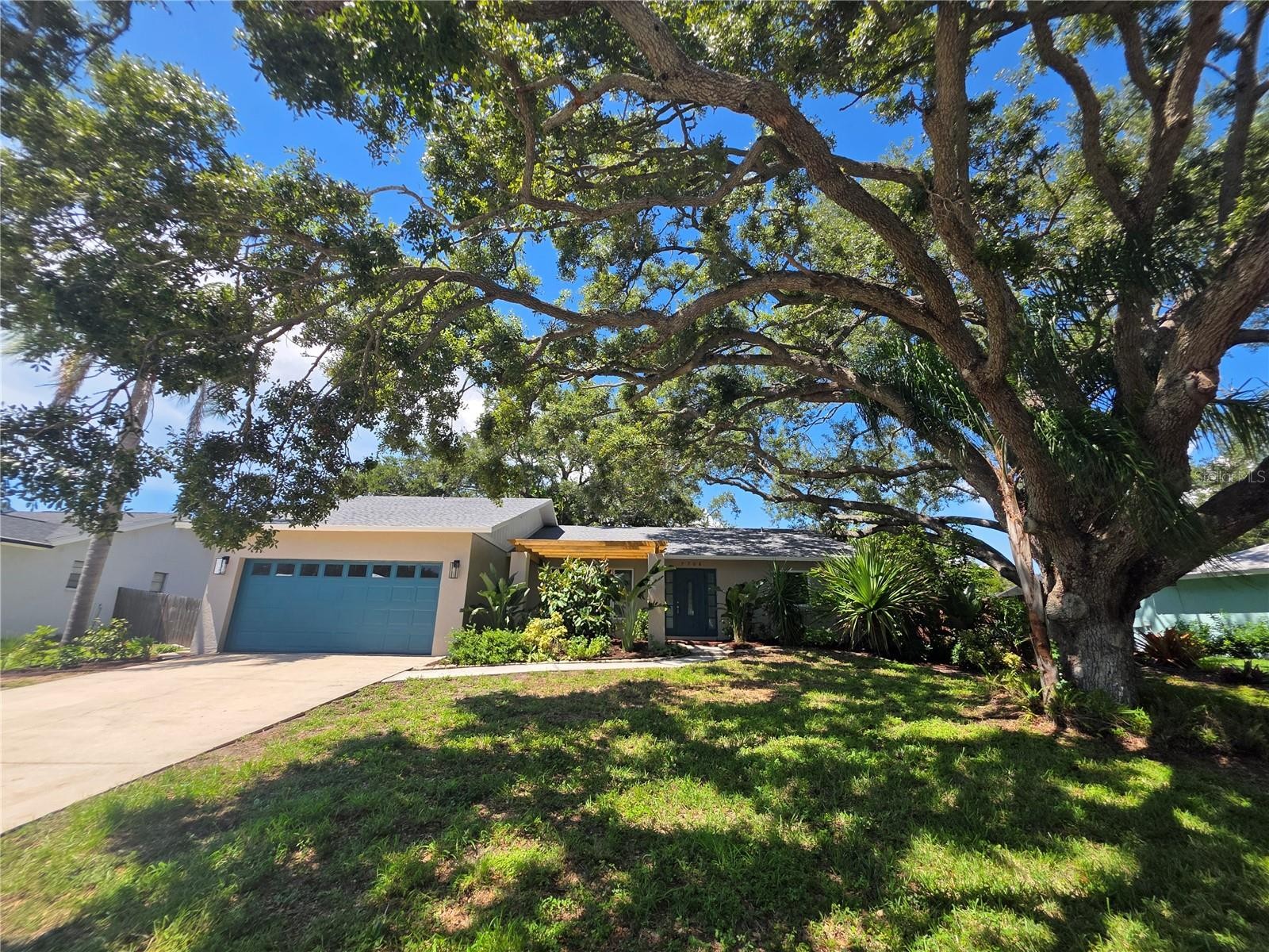 7708 NW 9TH AVE DR
