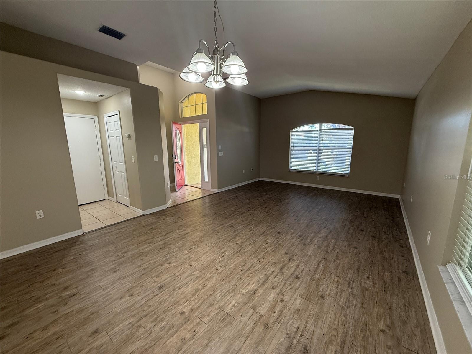 6242 WHITE CLOVER CIRCLE