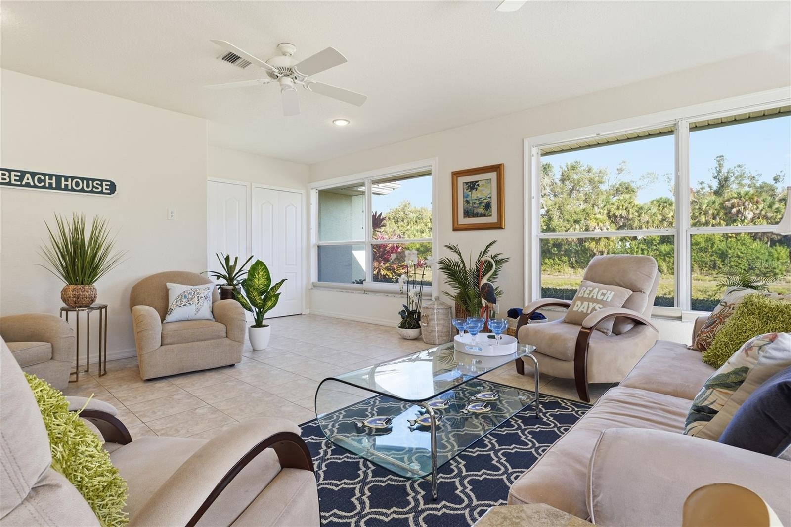 213 VENICE PALMS BLVD