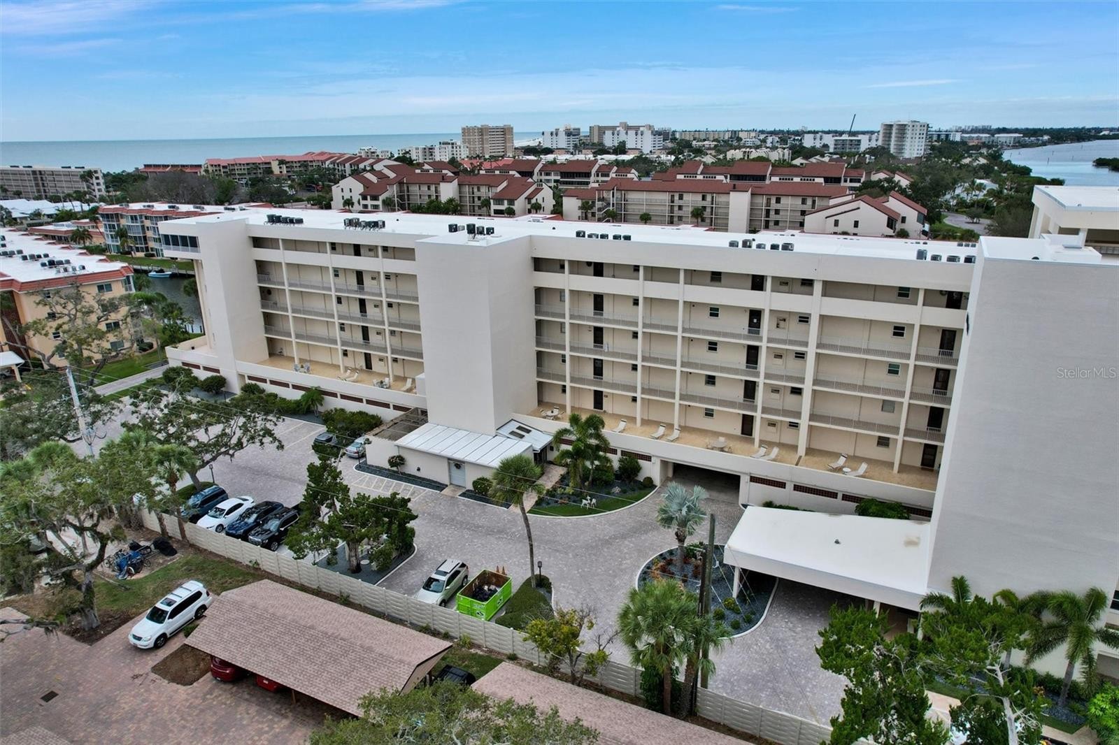 1325 S PORTOFINO DR #309