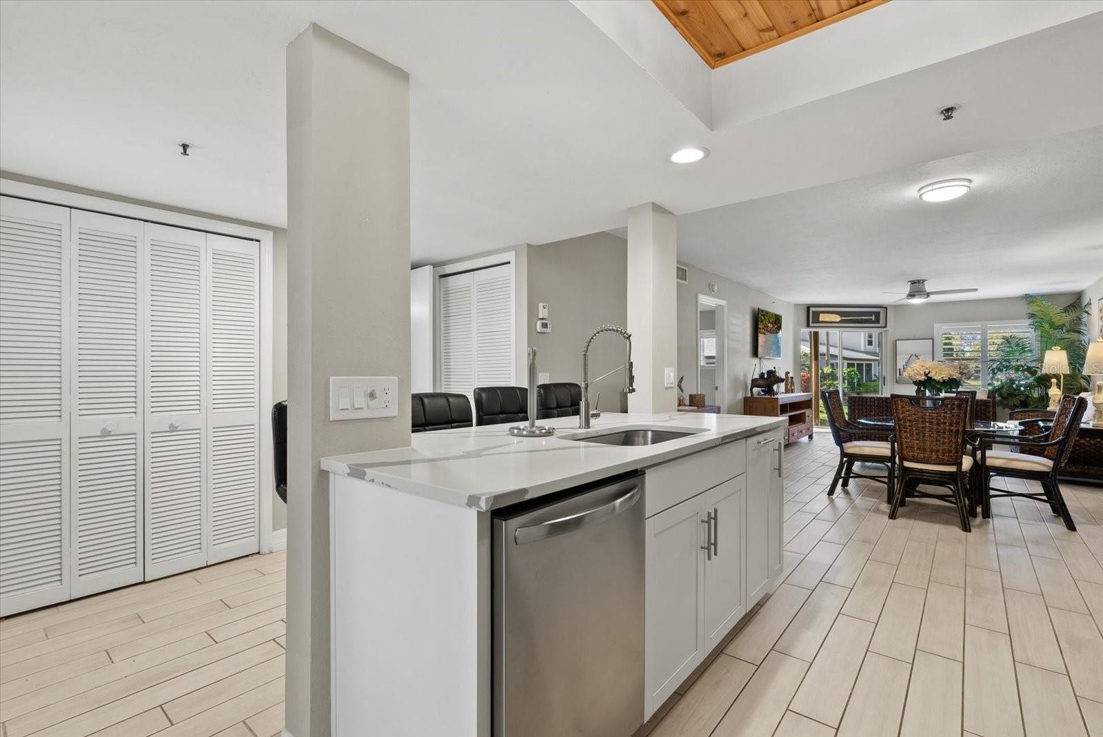 1313 SIESTA BAYSIDE DR #1313D