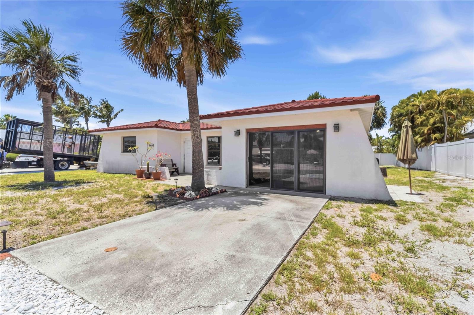 306 PALM AVE