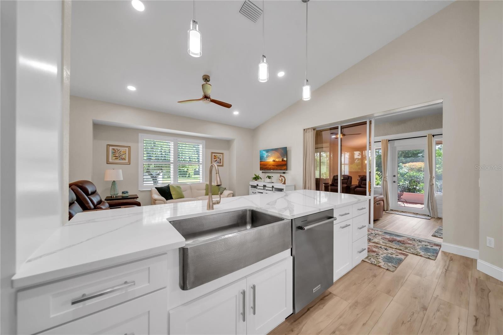 1358 HEDGEWOOD CIR