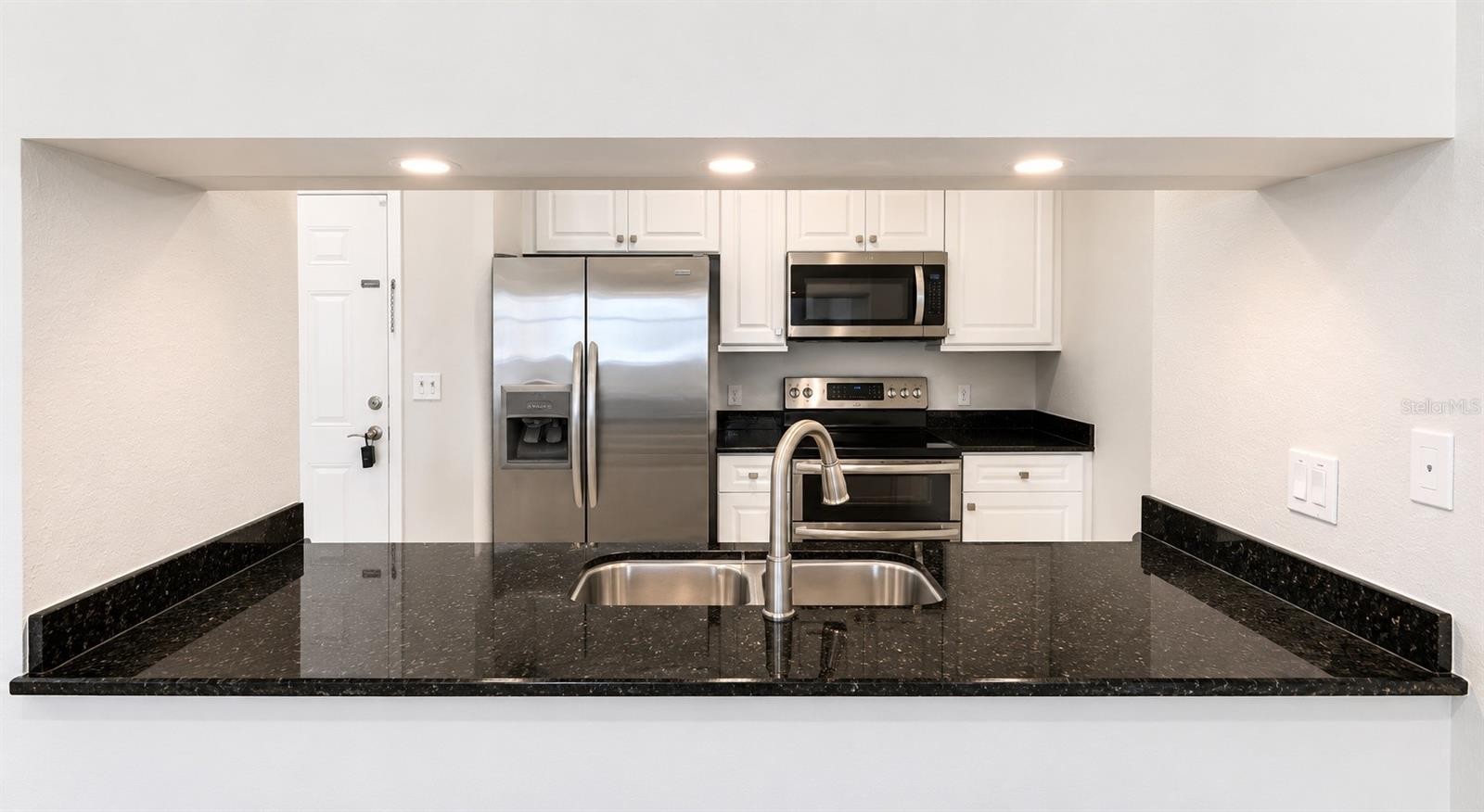1064 N TAMIAMI TRL #1304