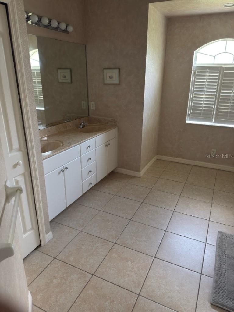 4258 MERMELL CIR