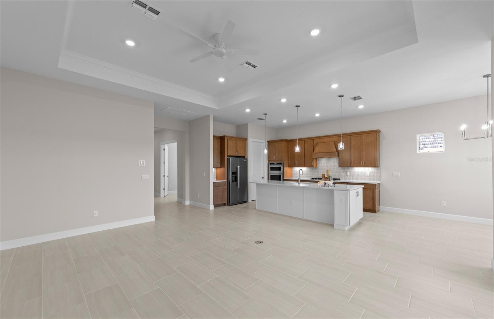 1835 SILVER SHORES BLVD